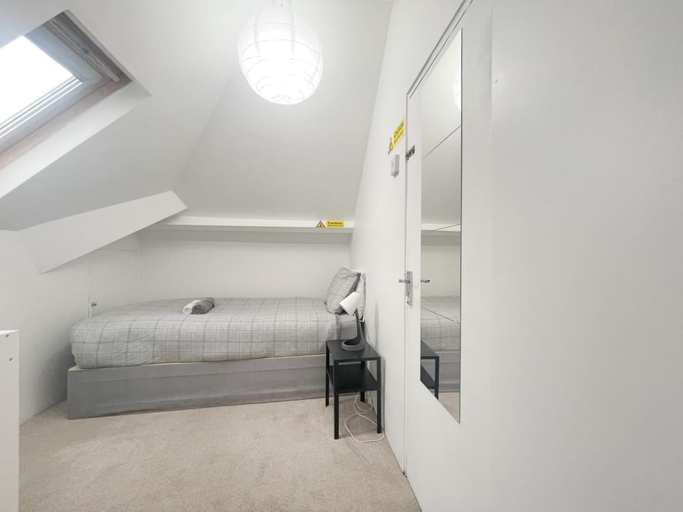 Large Cosy Property 15min from Central London Vacation rental in London