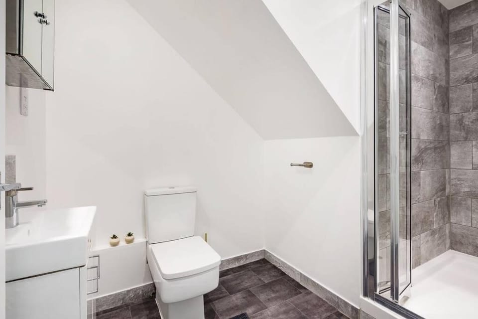 2 BR Flat Edgware Road Apartment in City of Westminster