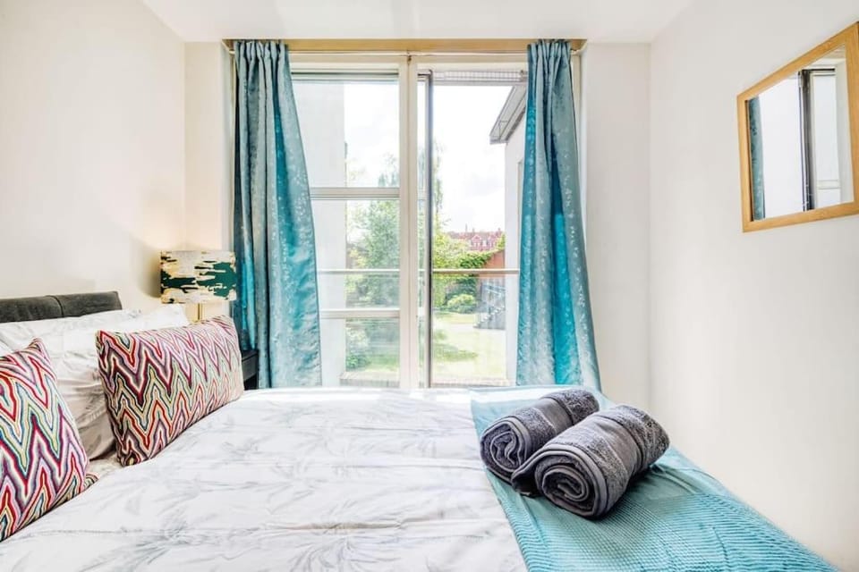 2 BR Flat Edgware Road Apartment in City of Westminster