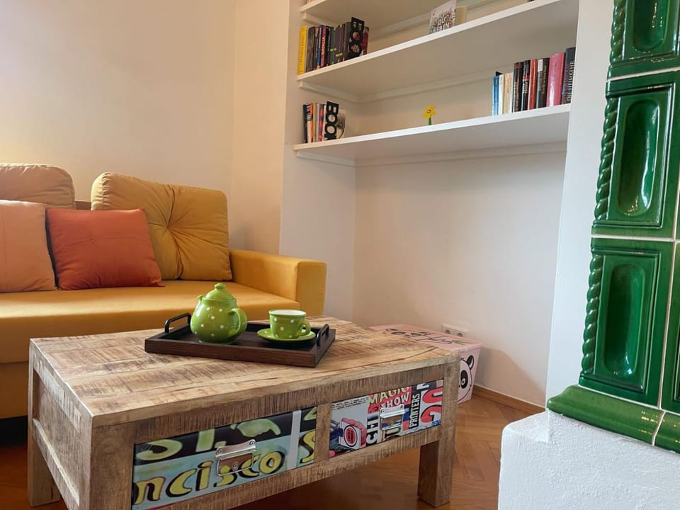 Library, Living room, Seating area