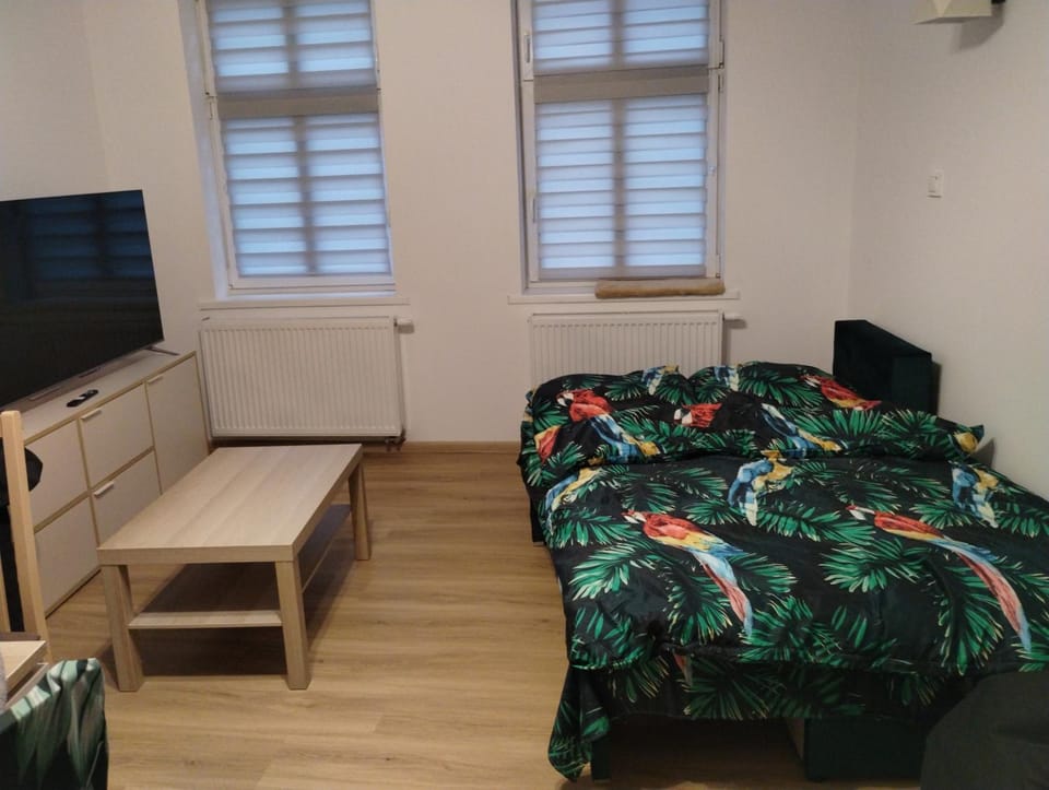 Bed, Living room