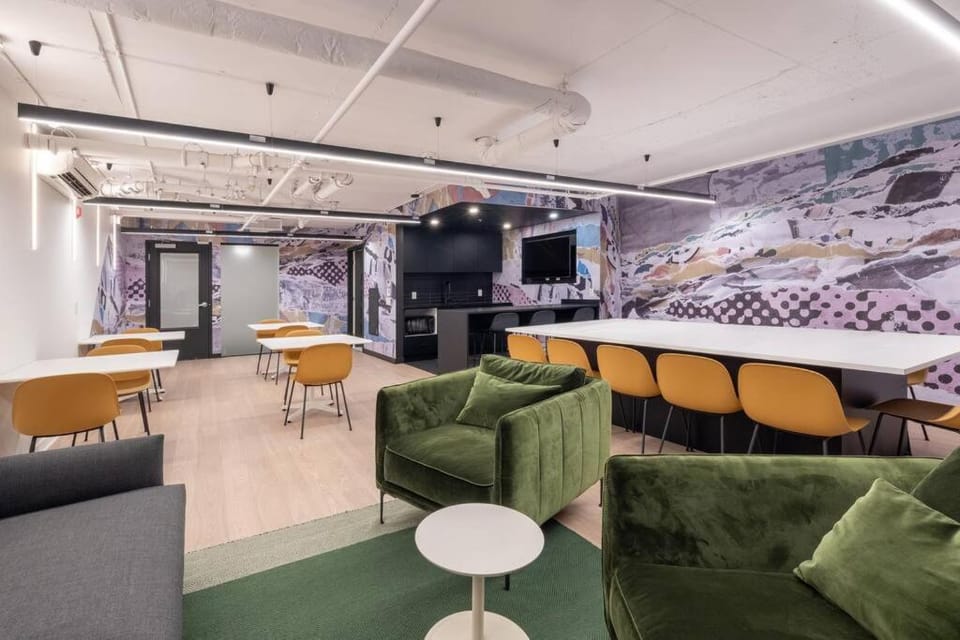 Communal lounge/ TV room