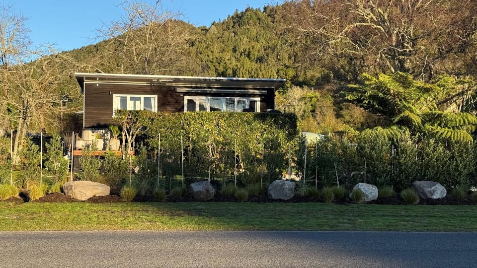 Property building, Facade/entrance, Natural landscape, Garden, Mountain view