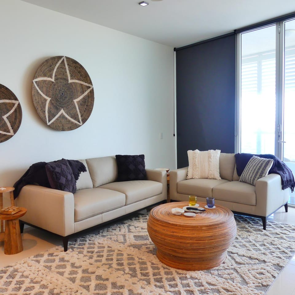 Deluxe Front Ocean Views modern self-contained apartment Apartment in Bargara