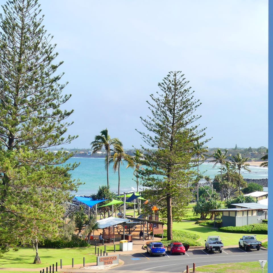 Neighbourhood, Beach, Sea view