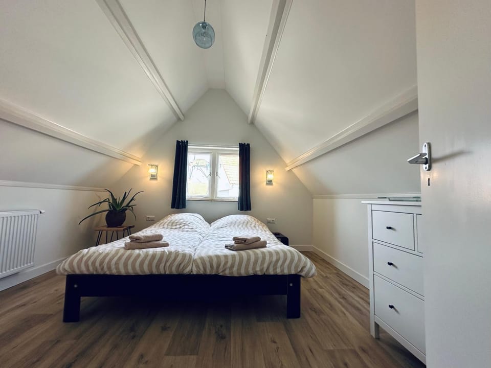 Bed, Photo of the whole room, Bedroom, heating, internet, towels