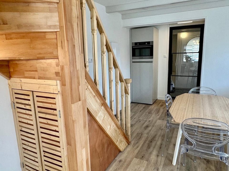 Kitchen or kitchenette, Dining area, Beach, microwave, oven