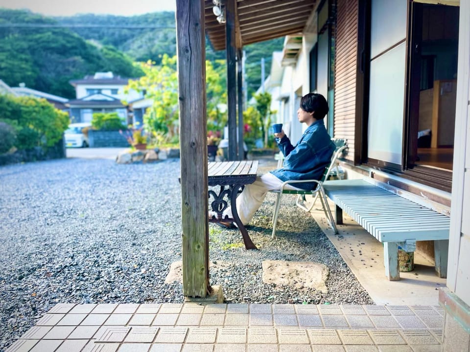 Property building, Patio, Day, People, Natural landscape, View (from property/room), Balcony/Terrace, group of guests