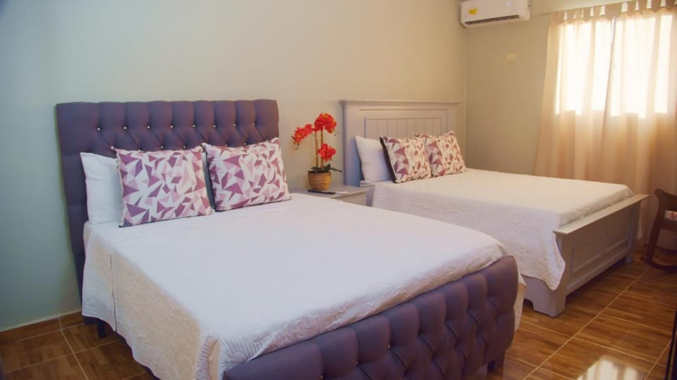 Bed, Photo of the whole room, Bedroom, air conditioner