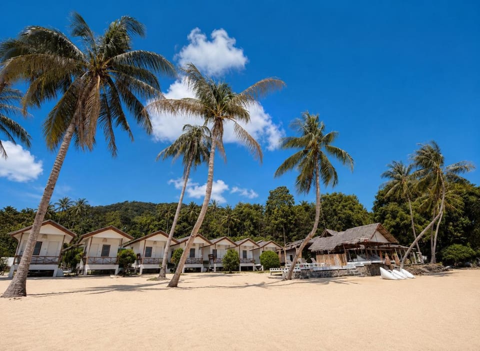 Property building, Restaurant/places to eat, Natural landscape, Beach