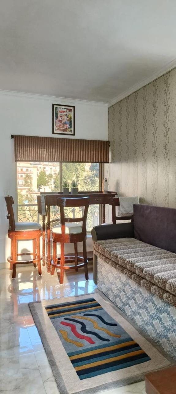 Bed, Seating area