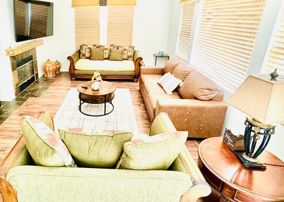 Coachella and Stagecoach Festival Home- 5 mins to Empire Polo Festival Ground House in Indio