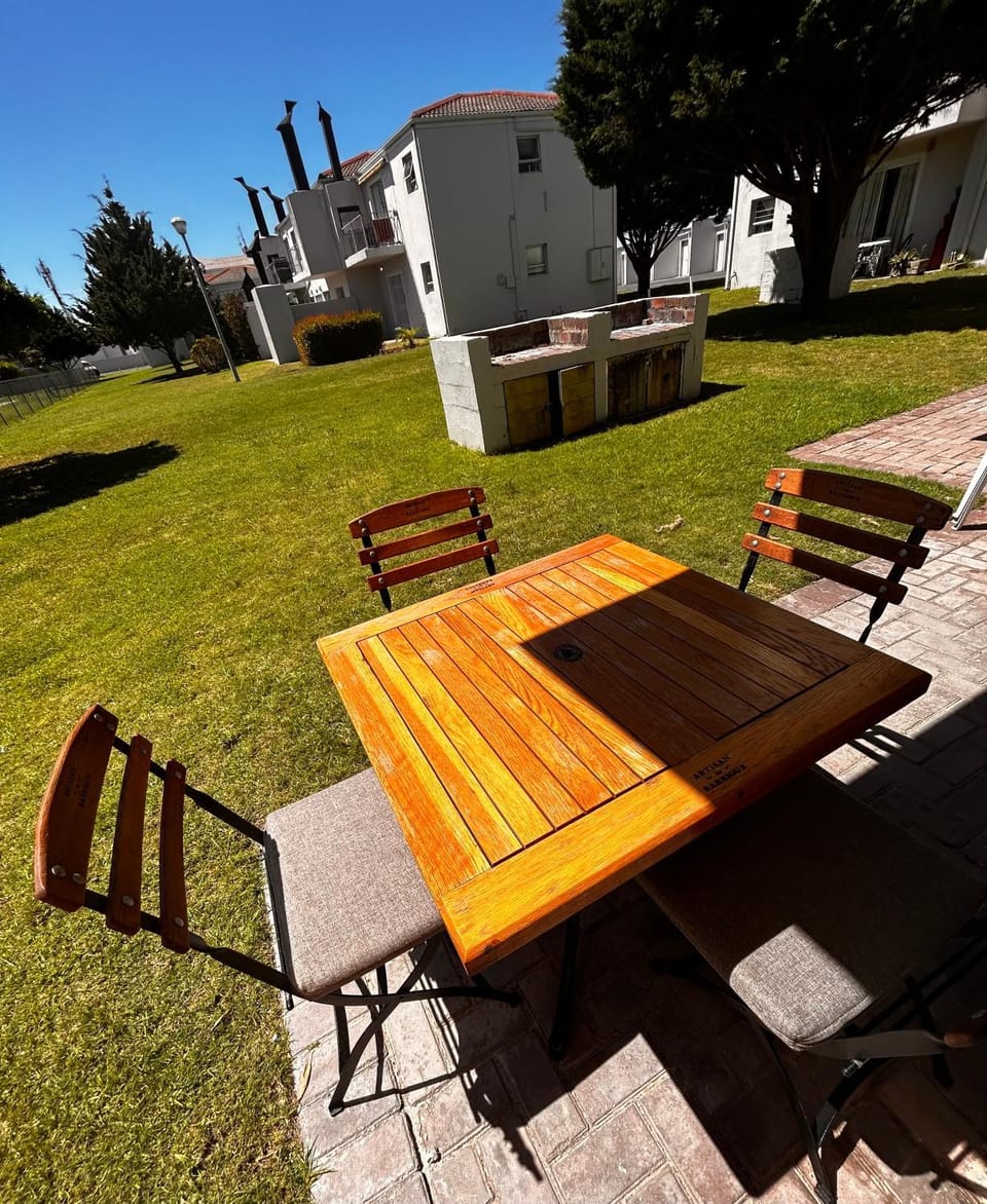 Patio, Garden view
