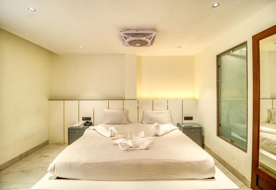 Bed, Photo of the whole room, Bedroom, towels, wardrobe