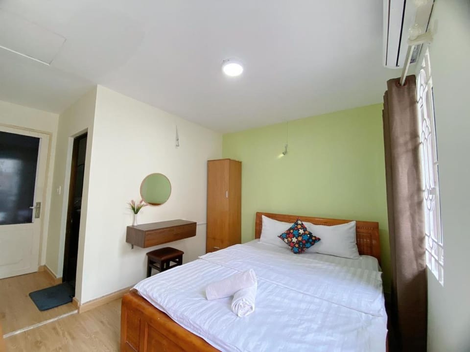 Bed, TV and multimedia, Photo of the whole room, Bedroom, towels, wardrobe