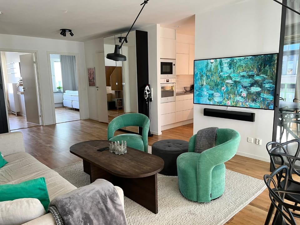 The Emerald Suite - Bright Scandinavian Private Apartment Apartment in Solna
