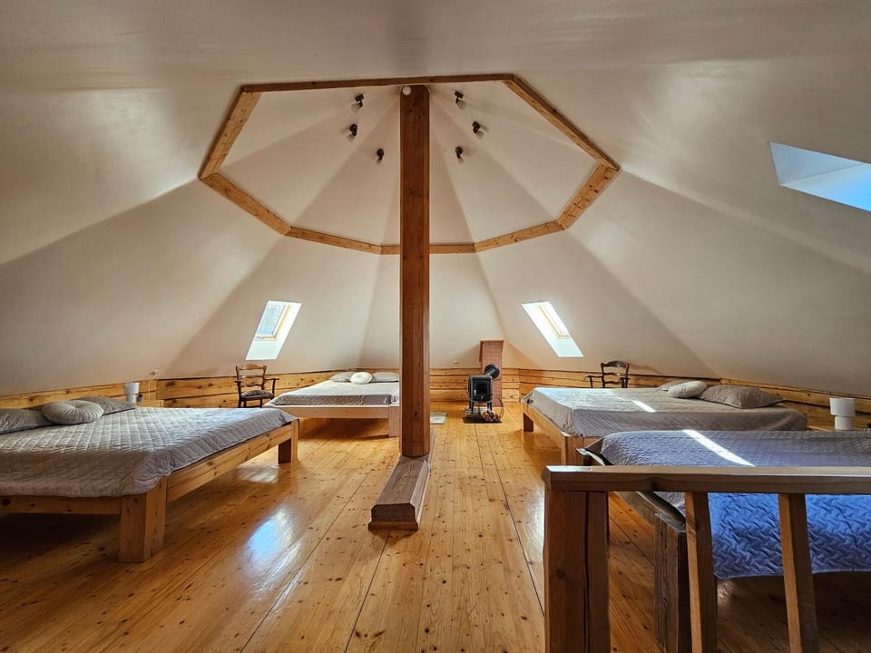Bed, Photo of the whole room, Seating area, Bedroom