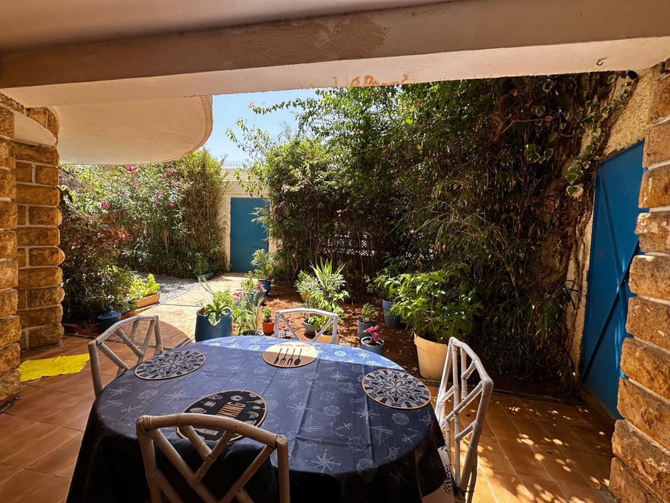 Patio, Garden, Dining area, Garden view