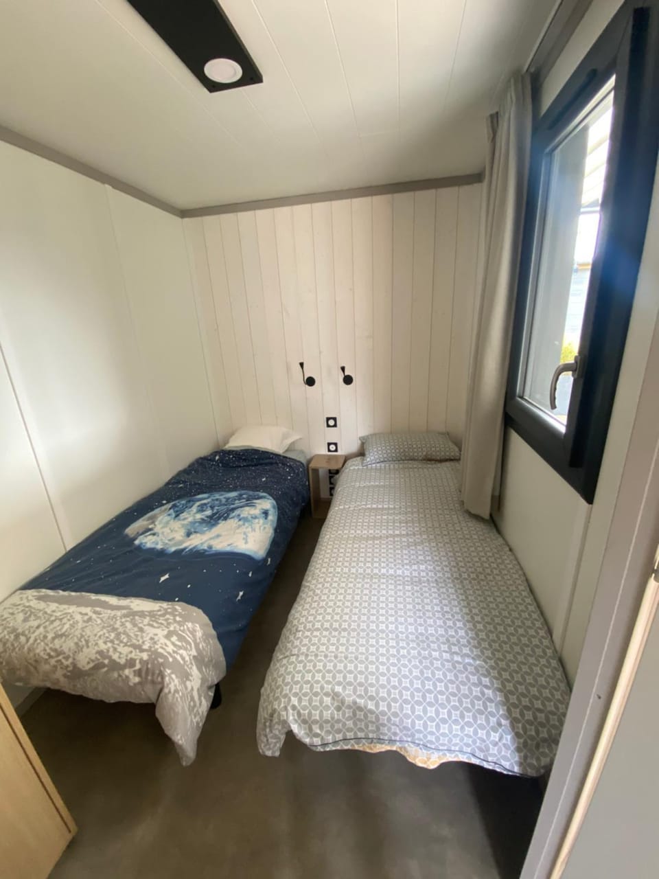 Cottage chalet standing 6 ou 12 pers avec mon 2 ème chalet à l'Edune résidence de vacances location wifi inclus piscine couverte chauffée à 150m de la plage Campground/ 
RV Resort in Saint-Pair-sur-Mer