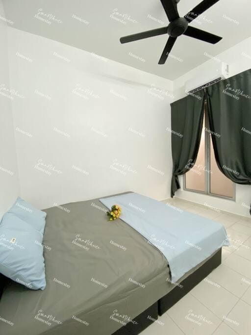 Bed, Photo of the whole room, Bedroom, fireplace
