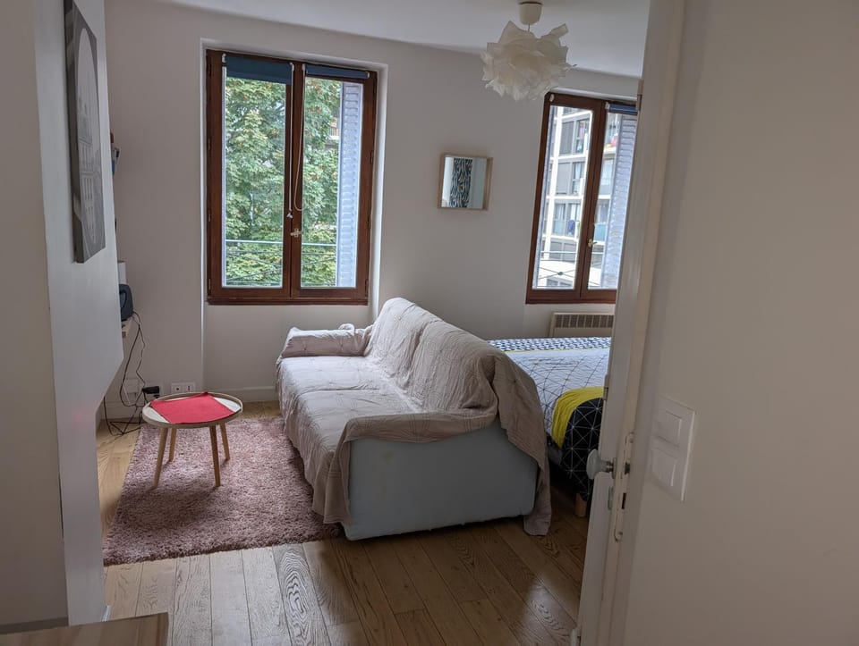 Studio Paris buttes Chaumont Apartment in Paris