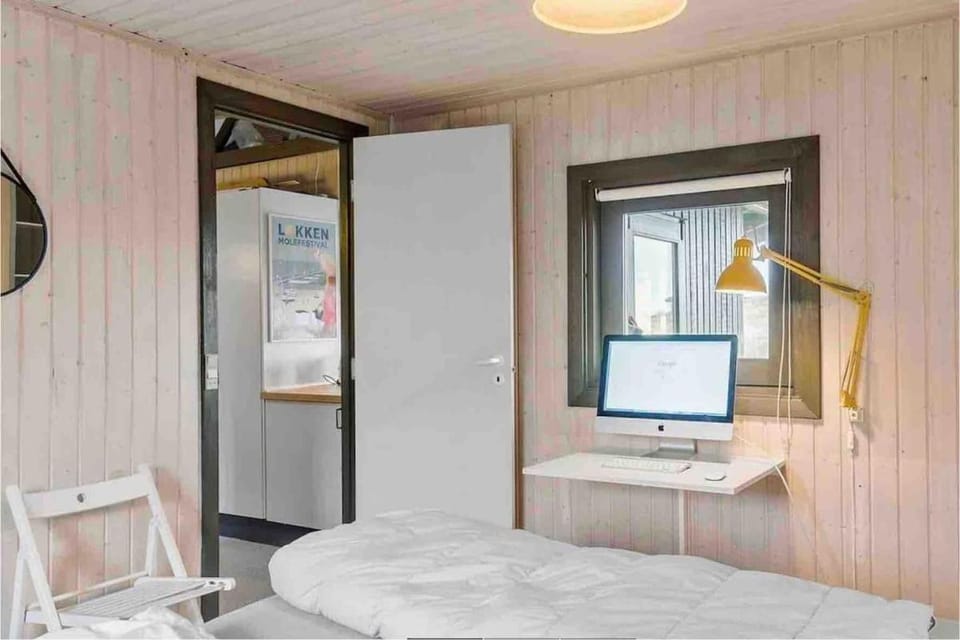 Veludstyret sommerhus i unik natur 350 m fra lækker badestrand - helårsbolig House in Løkken