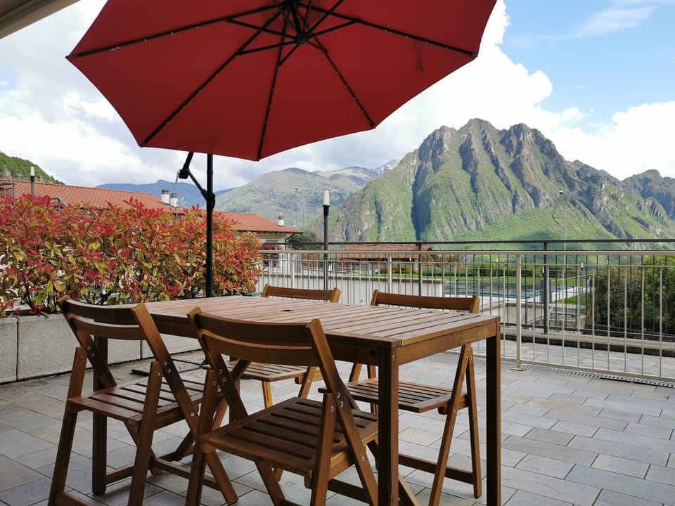 Patio, Mountain view