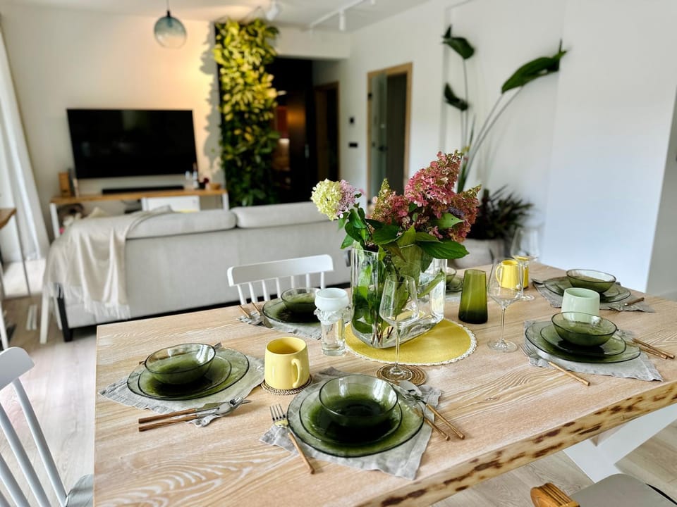 Living room, Dining area