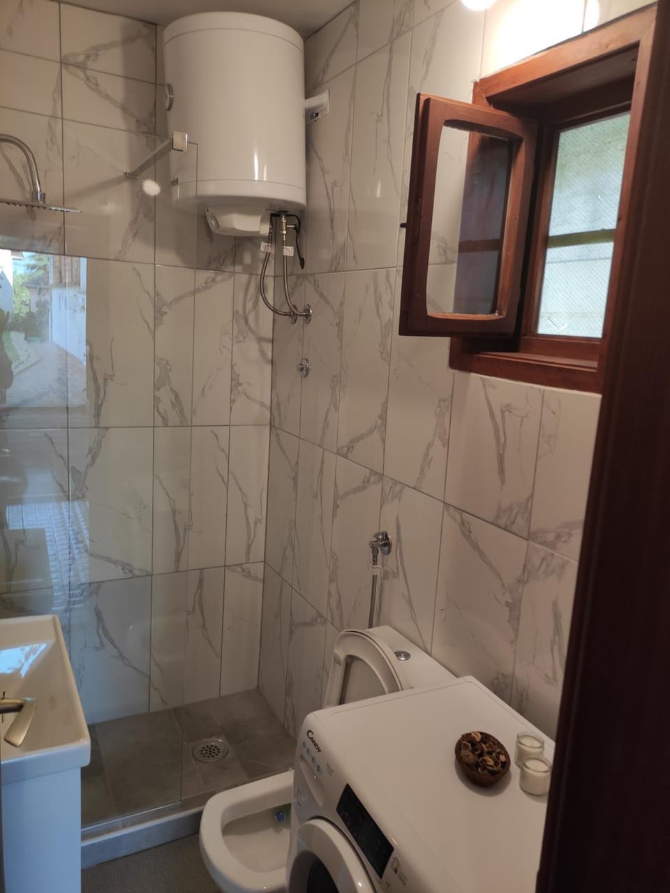 Shower, Toilet, Bathroom