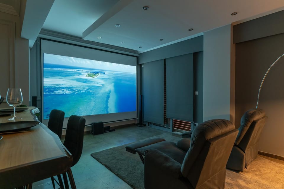 TV and multimedia, Living room, Seating area