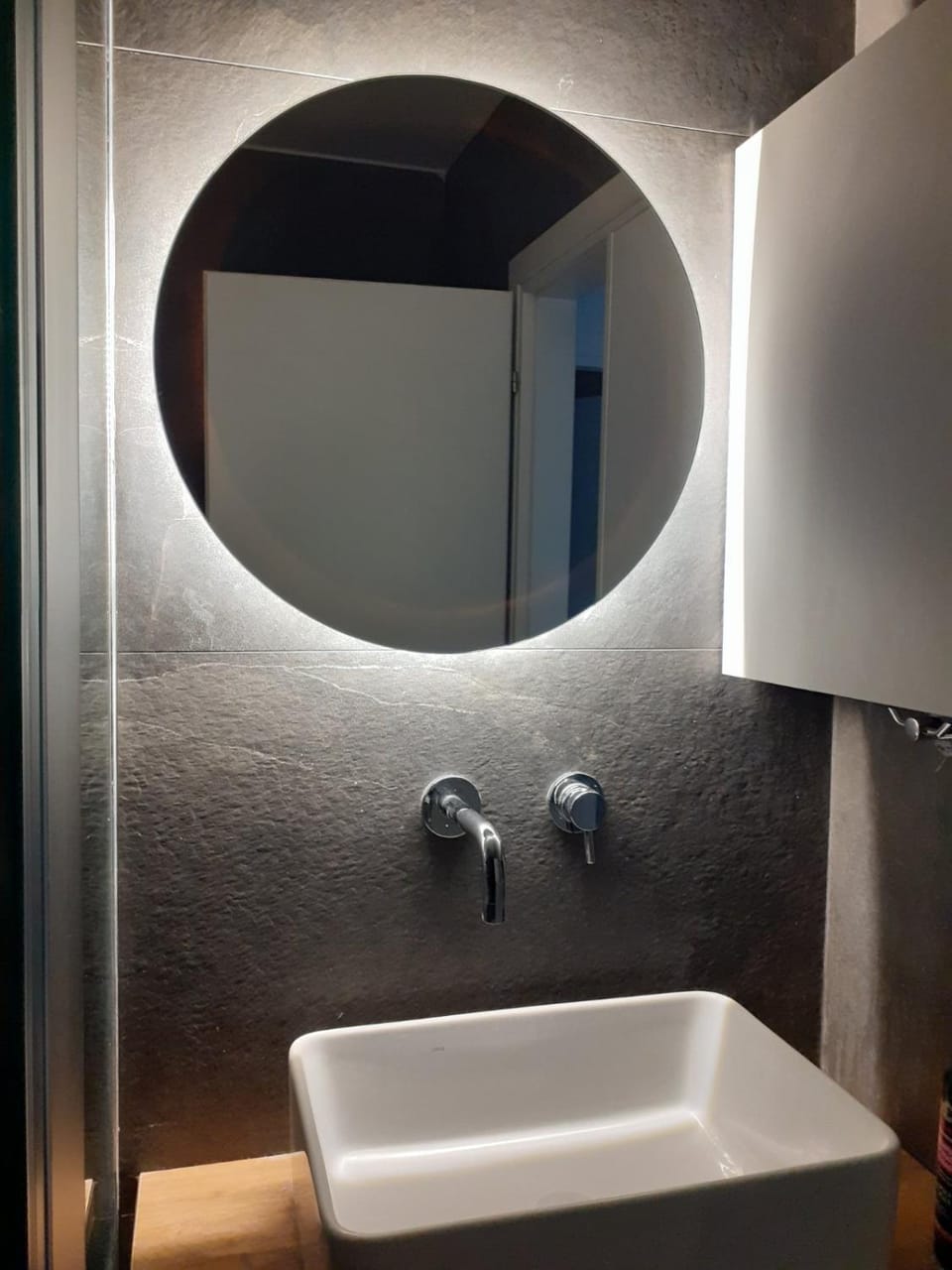 Artemis Luxury Suite in Iktinou Pedestrian & Mitropolitou Iossif area Apartment in Thessaloniki