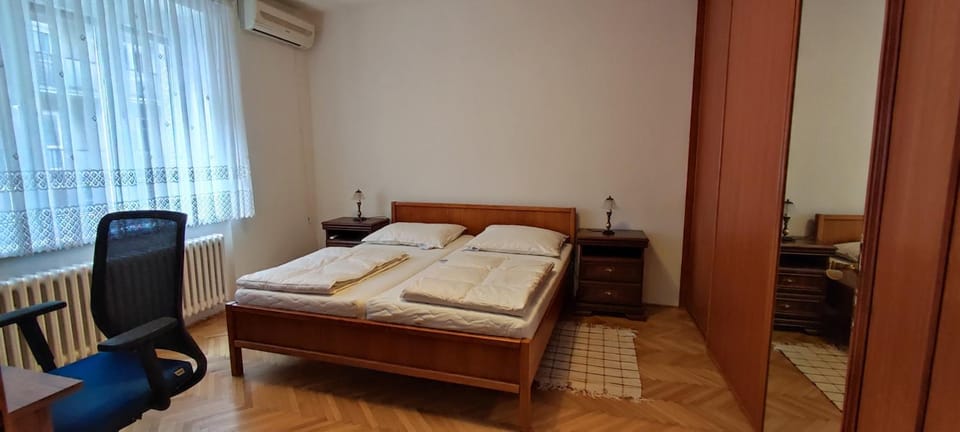 Bedroom, wardrobe