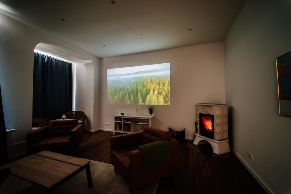 TV and multimedia, Living room, Seating area, fireplace