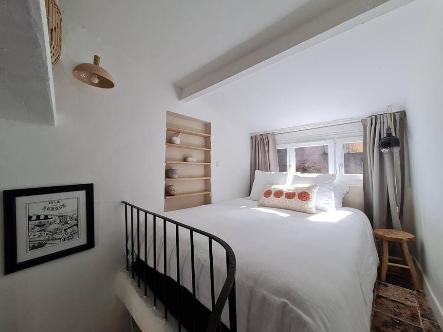 Appartement avec terrasse sur les toits classé 5* Apartment in L'Isle-sur-la-Sorgue