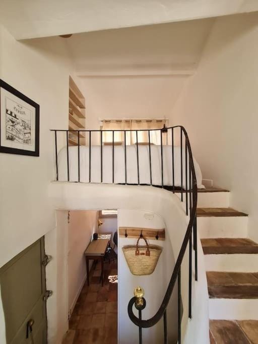 Appartement avec terrasse sur les toits classé 5* Apartment in L'Isle-sur-la-Sorgue