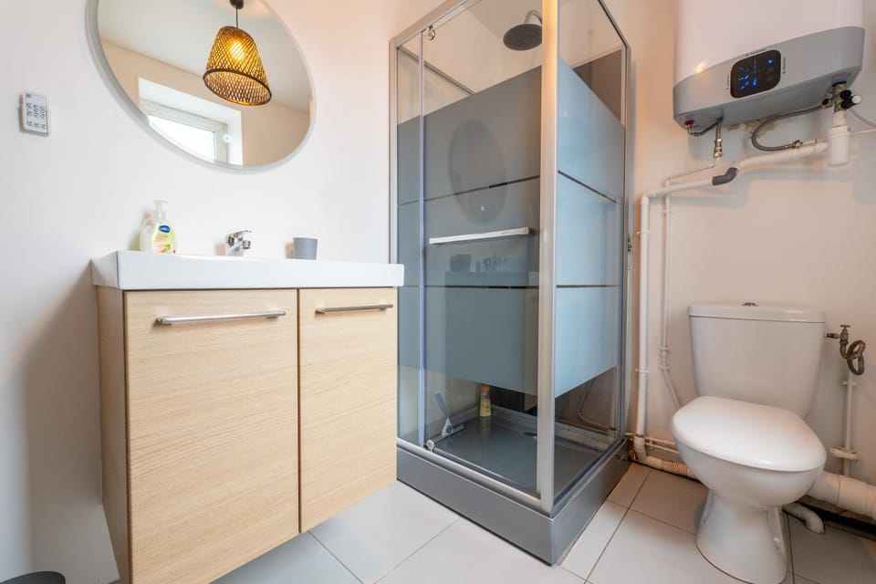 Shower, Toilet, Bathroom
