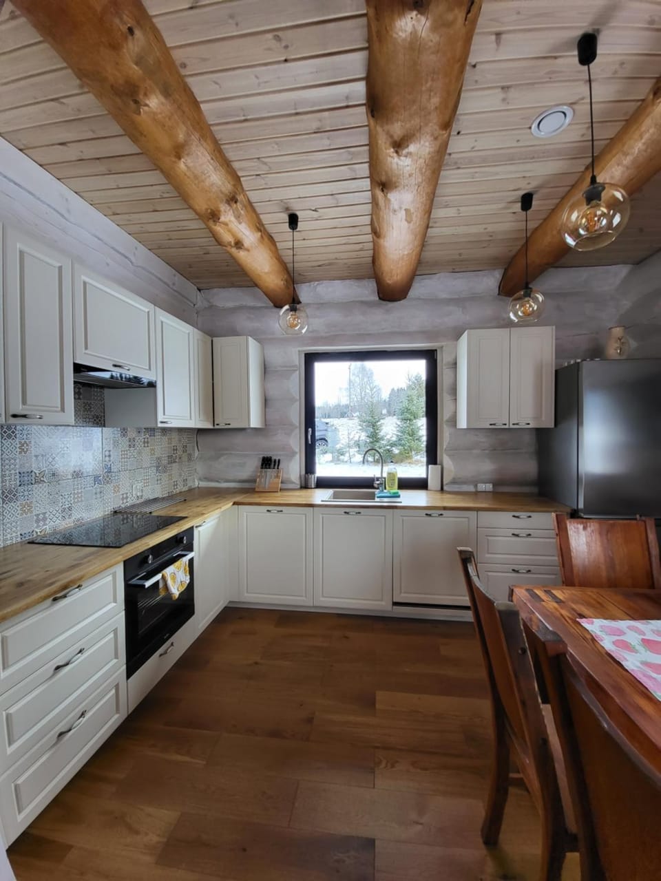 Kitchen or kitchenette, Dining area, dishwasher, stove