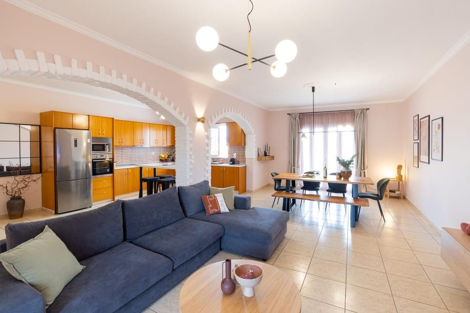 Kitchen or kitchenette, Living room, Dining area