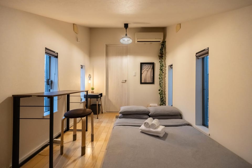Bedroom, air conditioner