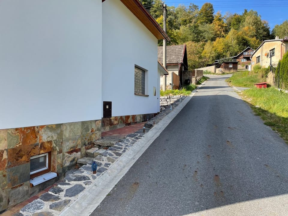 Hrdá Ves - Dům U Slunce House in Czechia