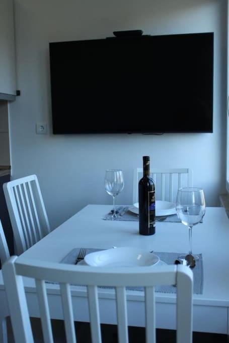 TV and multimedia, Dining area