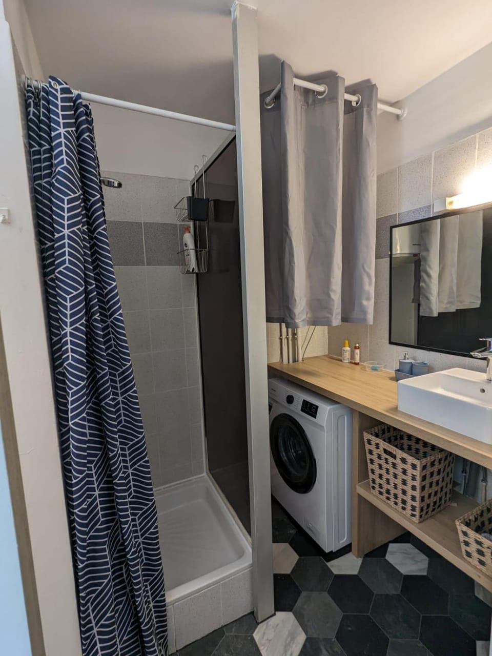 Shower, Bathroom, washing machine