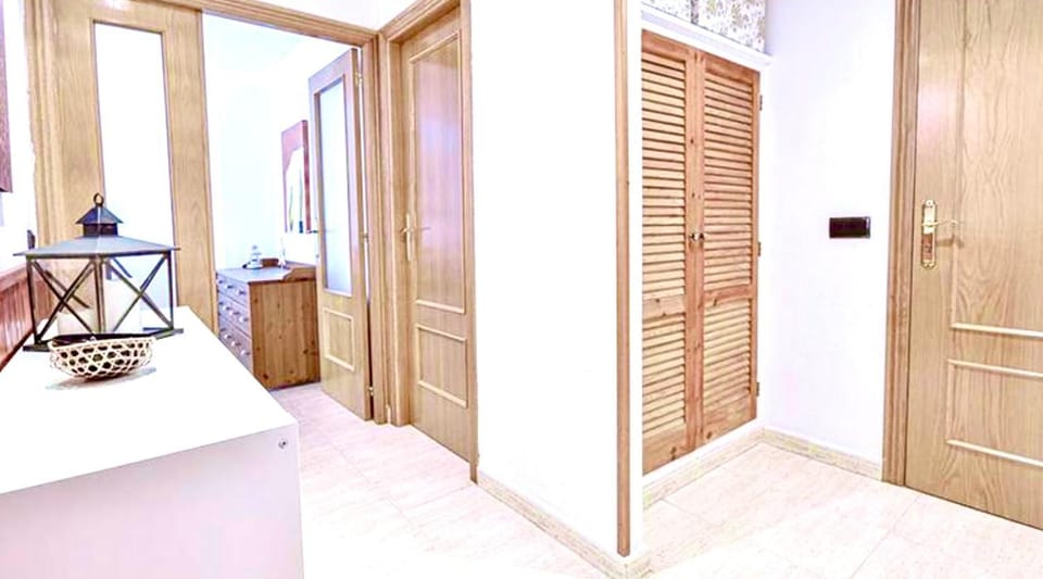Lobby or reception, wardrobe