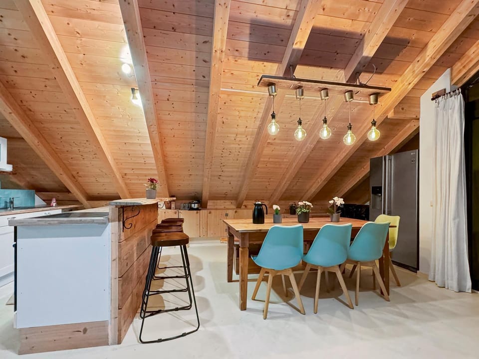 Seating area, Dining area