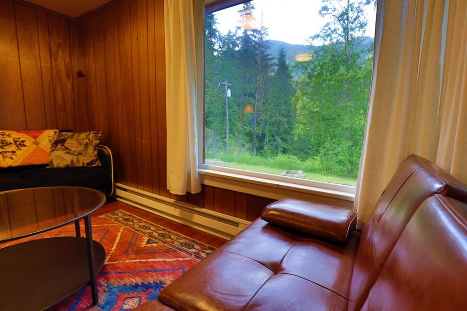 Living room, Seating area, Mountain view