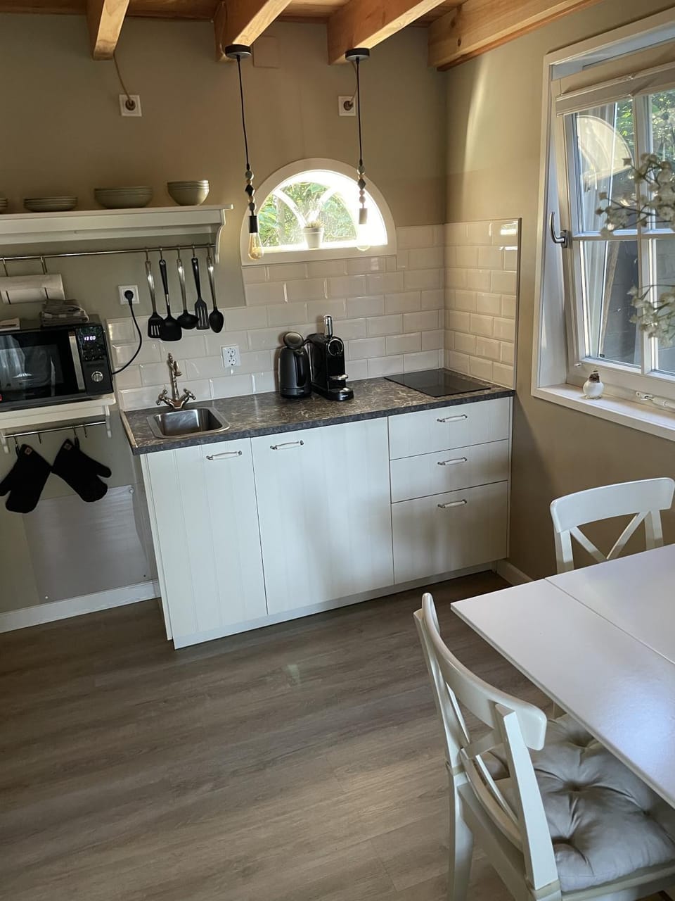 microwave, kitchen
