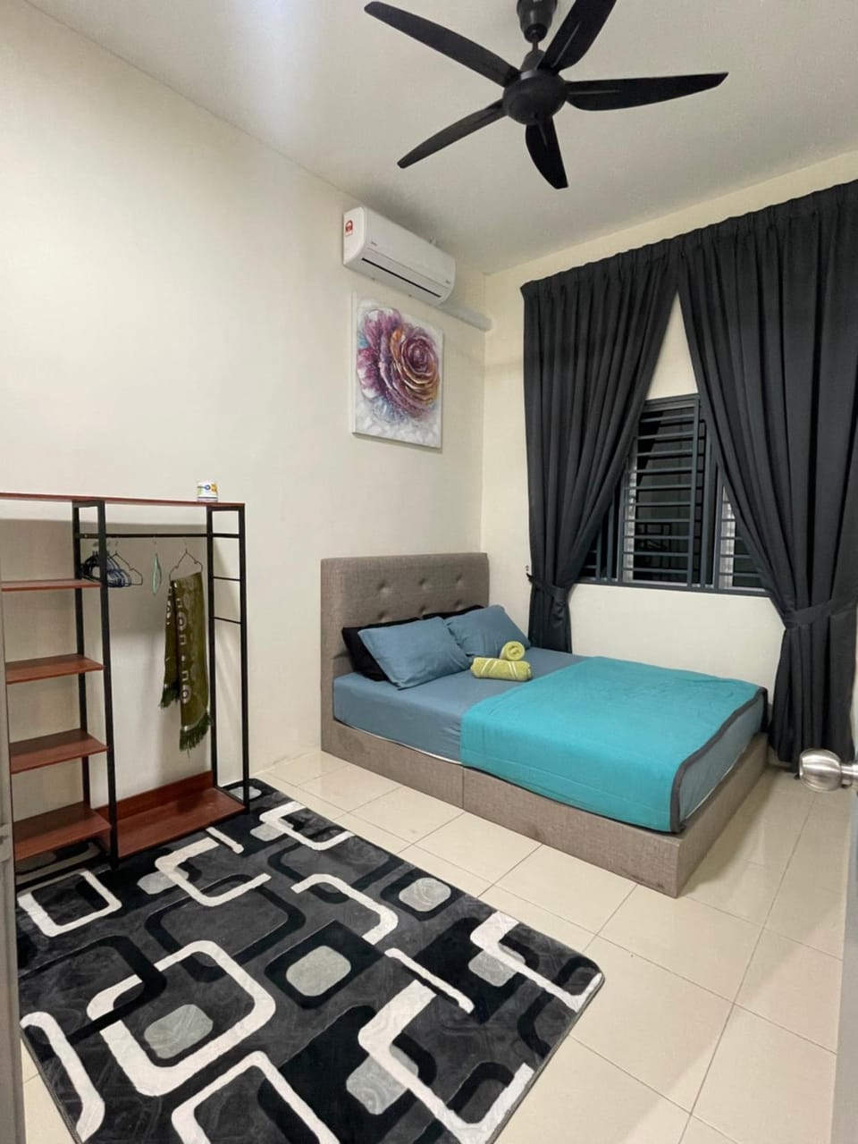 Bed, Photo of the whole room, Bedroom, air conditioner
