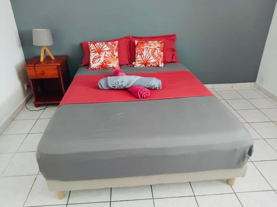 Sermie T4 à kourou avec piscine House in Arrondissement of Cayenne, French Guiana