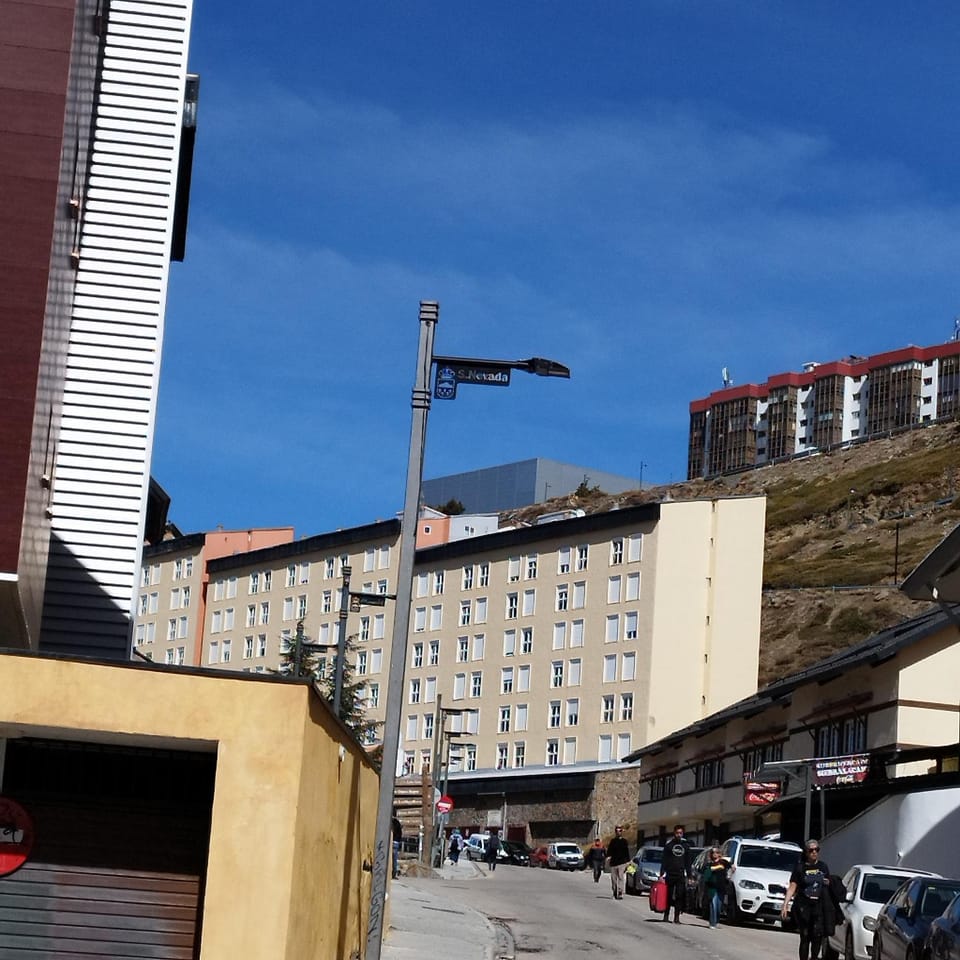 Property building, Quiet street view