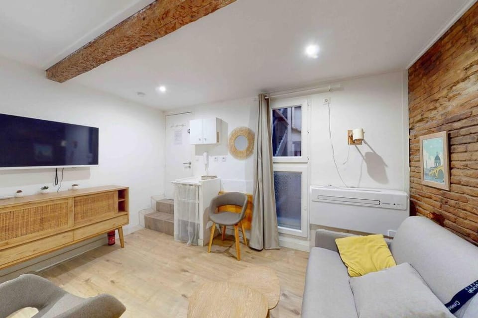 Studio classé au cœur des Carmes Apartment in Toulouse